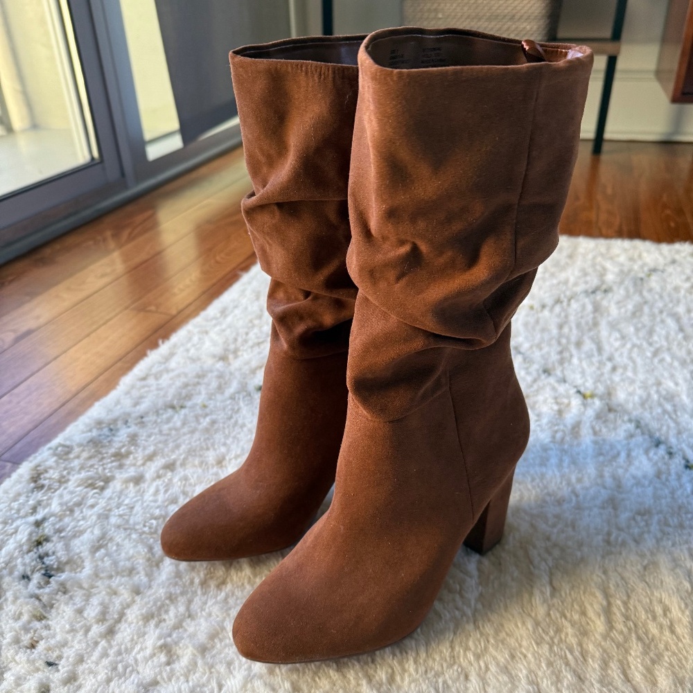 Never worn Banana Republic suede slouchy boots